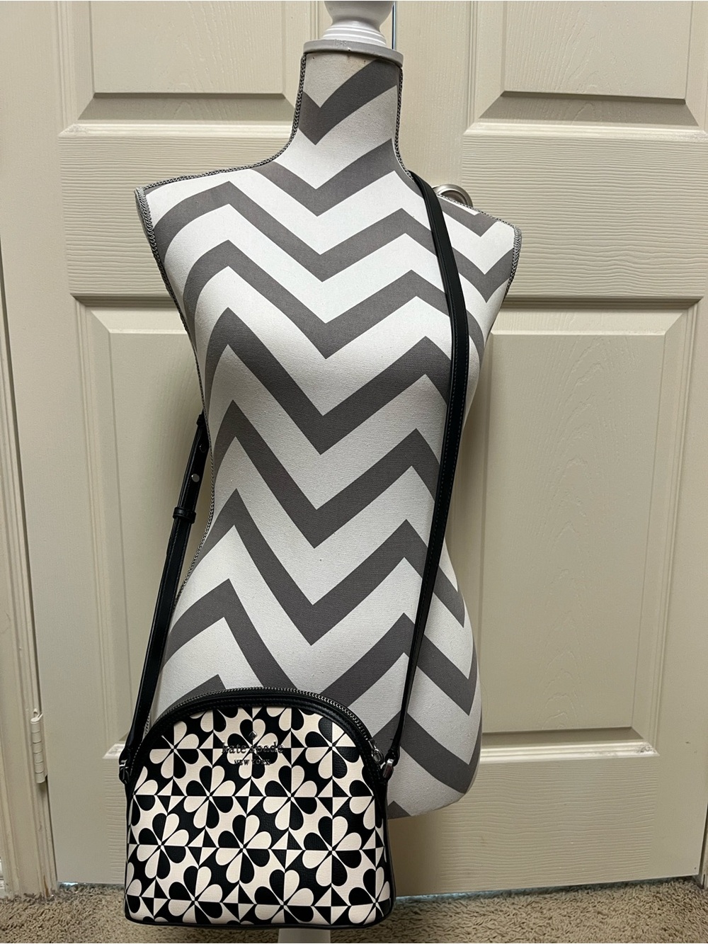 kate spade Black & Cream Geometric Floral Dome Crossbody - Picture 7 of 10